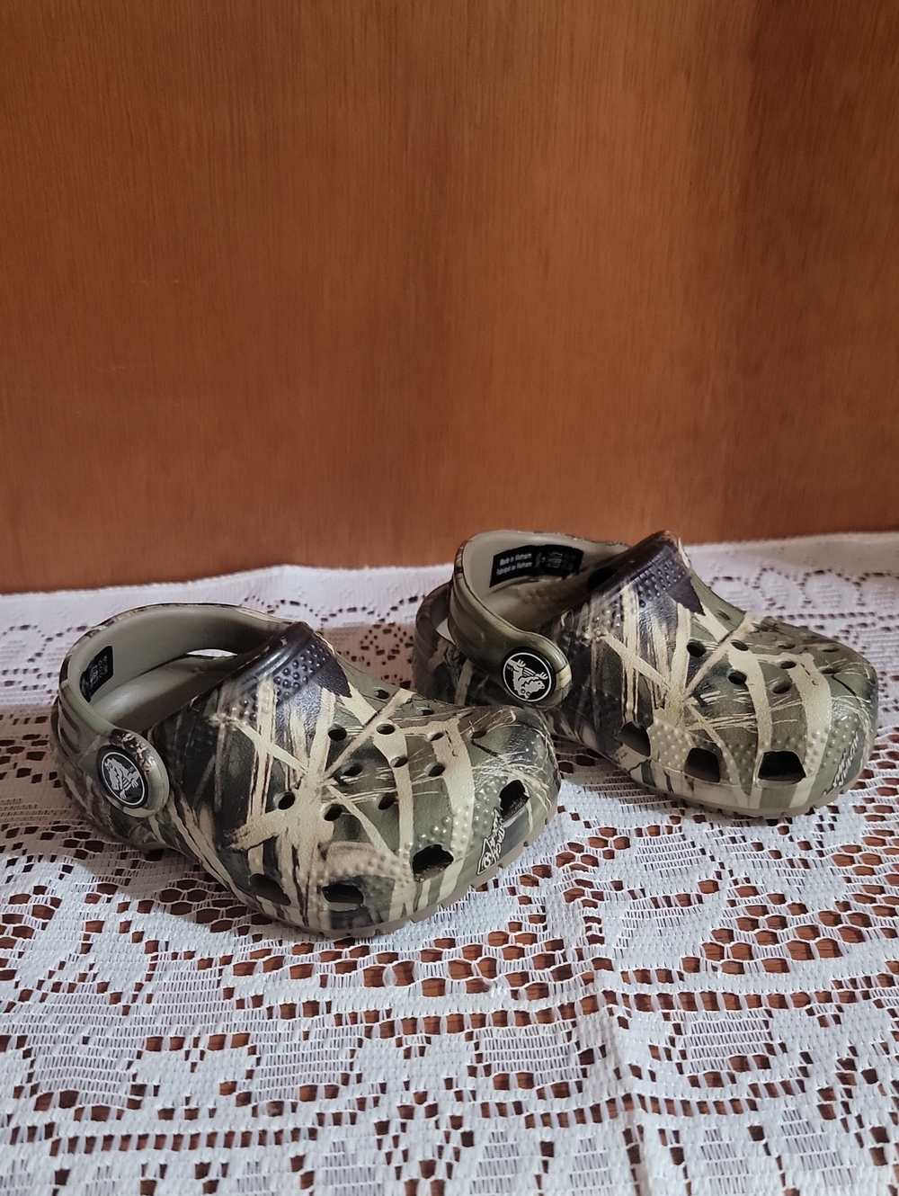 CROCS Kids Camo-Pattern Clogs in Beige and Olive
